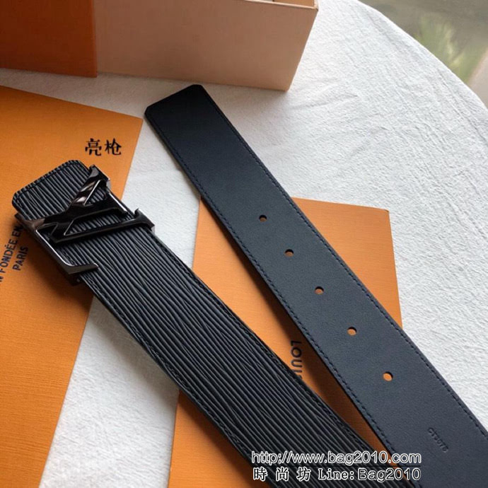 路易威登LV 原單品質LV Initiales 40mm 黑色水波紋腰帶 經典款男士皮帶 M9229  xfp1384